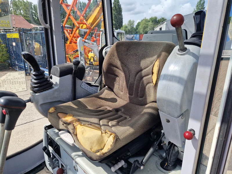 Mini bager WACKER NEUSON 2003RD met nivelleersysteem: slika Mini bager WACKER NEUSON 2003RD met nivelleersysteem