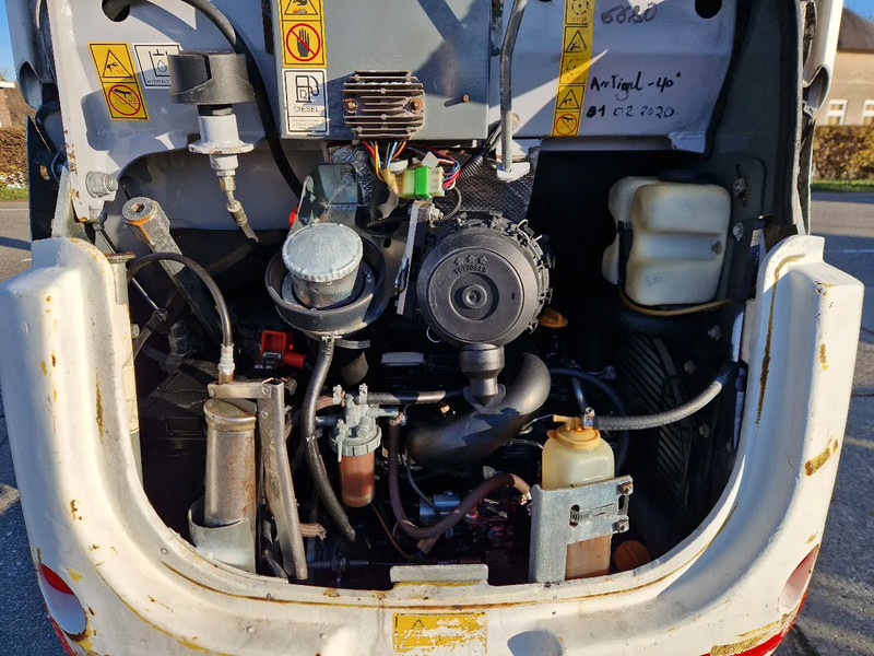 WACKER NEUSON 2404RD kan op een helling draaien - Mini bager: slika WACKER NEUSON 2404RD kan op een helling draaien - Mini bager WACKER NEUSON 2404RD kan op een helling draaien - Mini bager: slika WACKER NEUSON 2404RD kan op een helling draaien - Mini bager