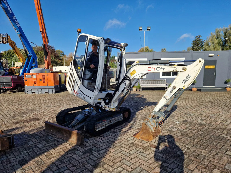 WACKER NEUSON 2404RD met nivelleersysteem, mountain proof - Mini bager: slika WACKER NEUSON 2404RD met nivelleersysteem, mountain proof - Mini bager WACKER NEUSON 2404RD met nivelleersysteem, mountain proof - Mini bager: slika WACKER NEUSON 2404RD met nivelleersysteem, mountain proof - Mini bager