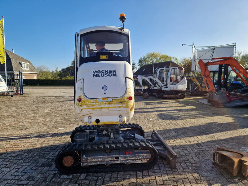 WACKER NEUSON 2404RD met nivelleersysteem, mountain proof - Mini bager: slika WACKER NEUSON 2404RD met nivelleersysteem, mountain proof - Mini bager WACKER NEUSON 2404RD met nivelleersysteem, mountain proof - Mini bager: slika WACKER NEUSON 2404RD met nivelleersysteem, mountain proof - Mini bager
