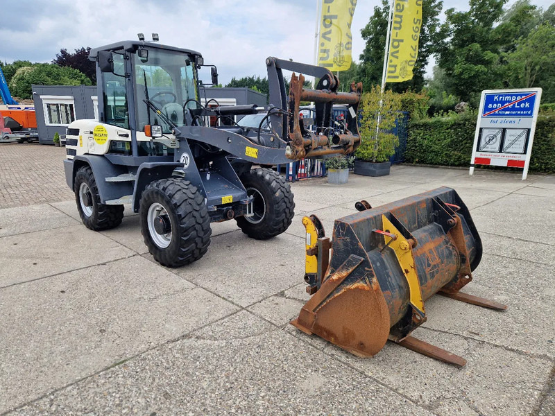 Yanmar TL80 / Terex TL80 / Schaeff TL80 very low hours! - Utovarivač na kotačima: slika Yanmar TL80 / Terex TL80 / Schaeff TL80 very low hours! - Utovarivač na kotačima Yanmar TL80 / Terex TL80 / Schaeff TL80 very low hours! - Utovarivač na kotačima: slika Yanmar TL80 / Terex TL80 / Schaeff TL80 very low hours! - Utovarivač na kotačima