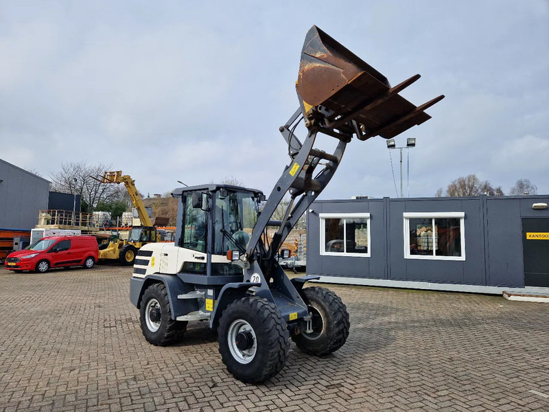 Yanmar / Terex TL80 met NL kenteken very low hours! - Utovarivač na kotačima: slika Yanmar / Terex TL80 met NL kenteken very low hours! - Utovarivač na kotačima Yanmar / Terex TL80 met NL kenteken very low hours! - Utovarivač na kotačima: slika Yanmar / Terex TL80 met NL kenteken very low hours! - Utovarivač na kotačima