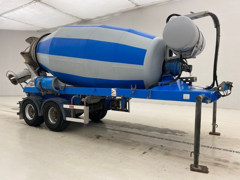 De Buf Mixer 10 m³ - Poluprikolica mikser: slika De Buf Mixer 10 m³ - Poluprikolica mikser De Buf Mixer 10 m³ - Poluprikolica mikser: slika De Buf Mixer 10 m³ - Poluprikolica mikser