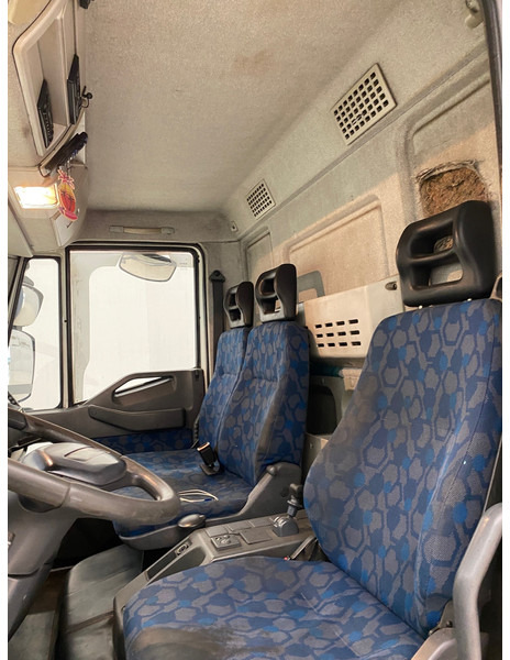 Kamion s ceradom Iveco Eurocargo 120E22: slika Kamion s ceradom Iveco Eurocargo 120E22