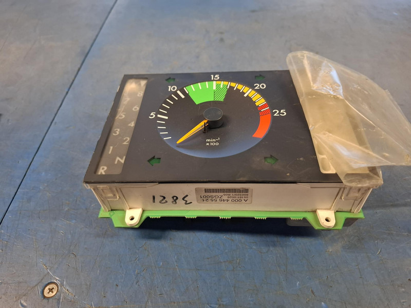 Mercedes-Benz A0004465521 Toerenteller A0004465521 - Ploča s instrumentima za Kamion: slika Mercedes-Benz A0004465521 Toerenteller A0004465521 - Ploča s instrumentima za Kamion Mercedes-Benz A0004465521 Toerenteller A0004465521 - Ploča s instrumentima za Kamion: slika Mercedes-Benz A0004465521 Toerenteller A0004465521 - Ploča s instrumentima za Kamion