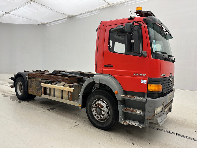 Mercedes-Benz Atego 1828 - Kamion s kukastom dizalicom: slika Mercedes-Benz Atego 1828 - Kamion s kukastom dizalicom Mercedes-Benz Atego 1828 - Kamion s kukastom dizalicom: slika Mercedes-Benz Atego 1828 - Kamion s kukastom dizalicom