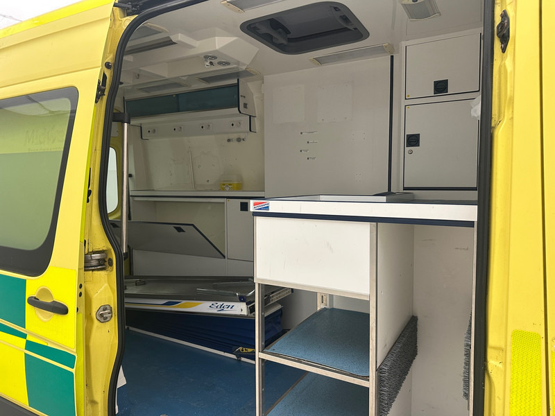 Mercedes-Benz Sprinter 319 CDI - Vozilo hitne pomoći: slika Mercedes-Benz Sprinter 319 CDI - Vozilo hitne pomoći Mercedes-Benz Sprinter 319 CDI - Vozilo hitne pomoći: slika Mercedes-Benz Sprinter 319 CDI - Vozilo hitne pomoći