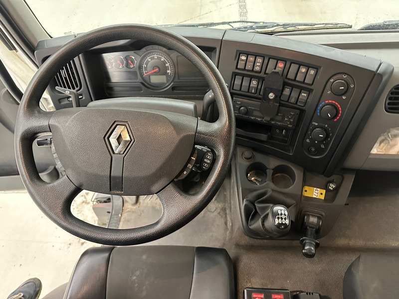 Kamion s kranom Renault D14.250: slika Kamion s kranom Renault D14.250