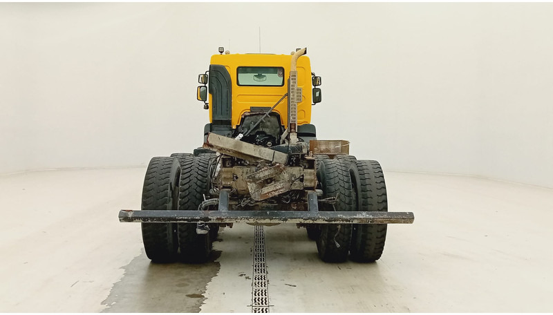 Kamion-šasija Renault Kerax 410 DXi - 8x4: slika Kamion-šasija Renault Kerax 410 DXi - 8x4
