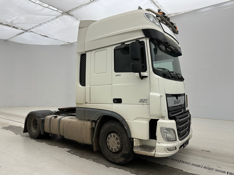 DAF XF 460 Super Space Cab - Tegljač: slika DAF XF 460 Super Space Cab - Tegljač DAF XF 460 Super Space Cab - Tegljač: slika DAF XF 460 Super Space Cab - Tegljač
