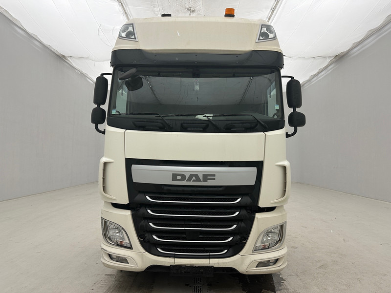 DAF XF 460 Super Space Cab - Tegljač: slika DAF XF 460 Super Space Cab - Tegljač DAF XF 460 Super Space Cab - Tegljač: slika DAF XF 460 Super Space Cab - Tegljač