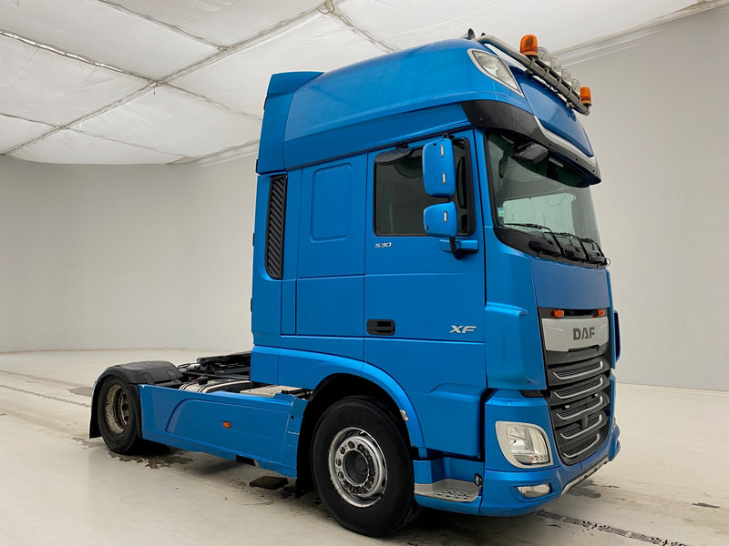 DAF XF 530 Super Space Cab* - Tegljač: slika DAF XF 530 Super Space Cab* - Tegljač DAF XF 530 Super Space Cab* - Tegljač: slika DAF XF 530 Super Space Cab* - Tegljač