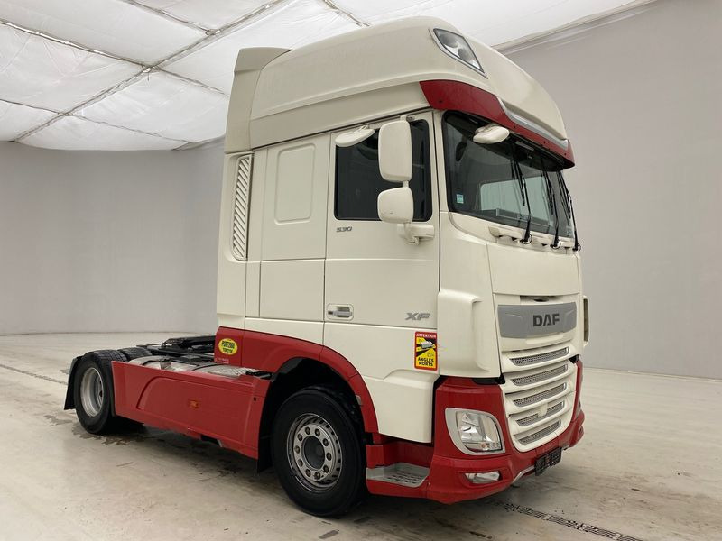 DAF XF105.530 Super Space Cab - Tegljač: slika DAF XF105.530 Super Space Cab - Tegljač DAF XF105.530 Super Space Cab - Tegljač: slika DAF XF105.530 Super Space Cab - Tegljač