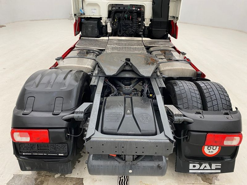 DAF XF105.530 Super Space Cab* - Tegljač: slika DAF XF105.530 Super Space Cab* - Tegljač DAF XF105.530 Super Space Cab* - Tegljač: slika DAF XF105.530 Super Space Cab* - Tegljač