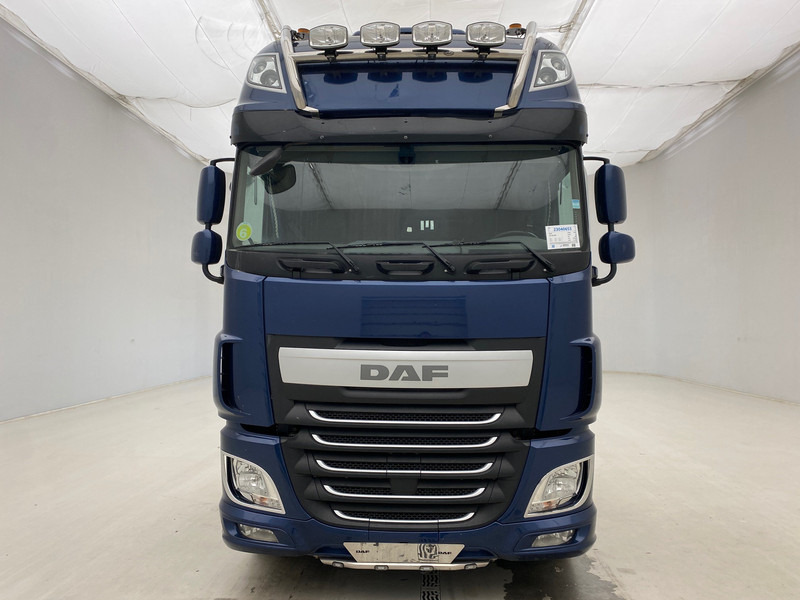 DAF XF106.460 Super Space Cab - Tegljač: slika DAF XF106.460 Super Space Cab - Tegljač DAF XF106.460 Super Space Cab - Tegljač: slika DAF XF106.460 Super Space Cab - Tegljač