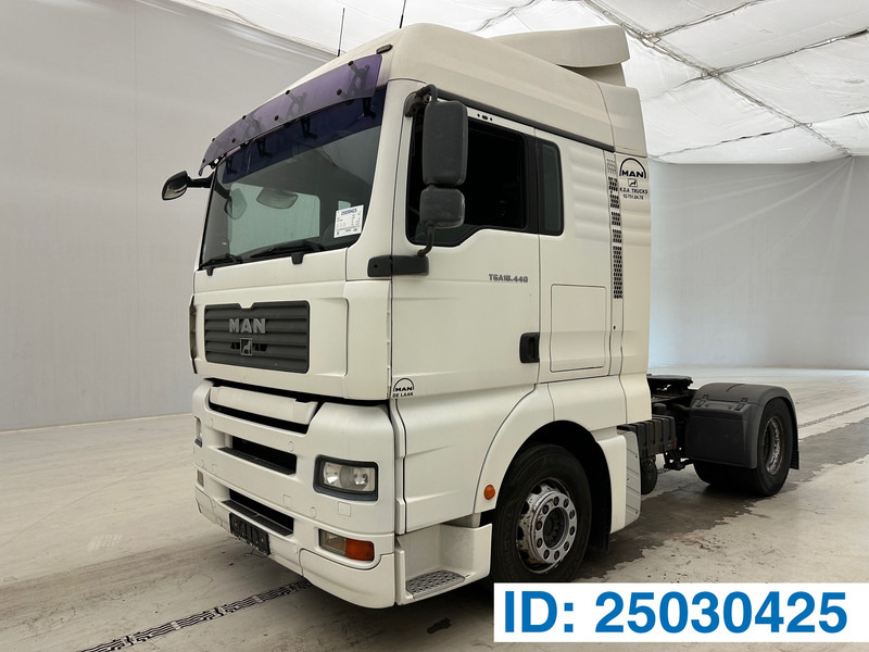 MAN TGA 18.440 - Tegljač: slika MAN TGA 18.440 - Tegljač MAN TGA 18.440 - Tegljač: slika MAN TGA 18.440 - Tegljač
