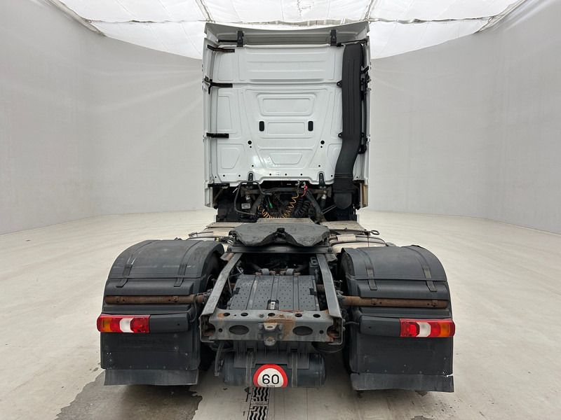 Mercedes-Benz Actros 1842 - Tegljač: slika Mercedes-Benz Actros 1842 - Tegljač Mercedes-Benz Actros 1842 - Tegljač: slika Mercedes-Benz Actros 1842 - Tegljač