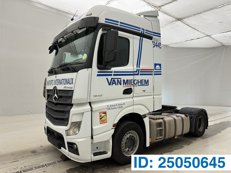 Mercedes-Benz Actros 1842 - Tegljač: slika Mercedes-Benz Actros 1842 - Tegljač Mercedes-Benz Actros 1842 - Tegljač: slika Mercedes-Benz Actros 1842 - Tegljač