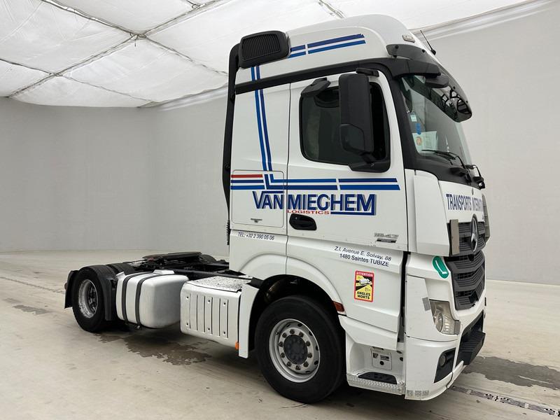 Mercedes-Benz Actros 1842 - Tegljač: slika Mercedes-Benz Actros 1842 - Tegljač Mercedes-Benz Actros 1842 - Tegljač: slika Mercedes-Benz Actros 1842 - Tegljač