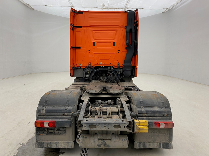 Mercedes-Benz Actros 1945 - Tegljač: slika Mercedes-Benz Actros 1945 - Tegljač Mercedes-Benz Actros 1945 - Tegljač: slika Mercedes-Benz Actros 1945 - Tegljač