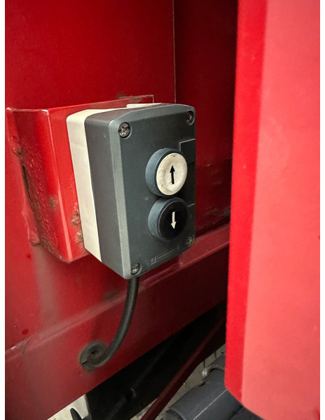 Volvo FL 220 - Kamion s ceradom: slika Volvo FL 220 - Kamion s ceradom Volvo FL 220 - Kamion s ceradom: slika Volvo FL 220 - Kamion s ceradom