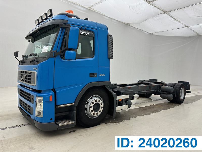 Volvo FM9.260 - Kamion-šasija: slika Volvo FM9.260 - Kamion-šasija Volvo FM9.260 - Kamion-šasija: slika Volvo FM9.260 - Kamion-šasija