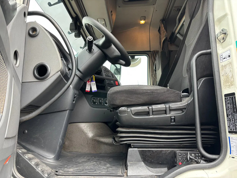 DAF XF 460 Spacecab Euro 6 - Tegljač: slika DAF XF 460 Spacecab Euro 6 - Tegljač DAF XF 460 Spacecab Euro 6 - Tegljač: slika DAF XF 460 Spacecab Euro 6 - Tegljač