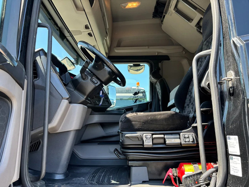 Scania R450 Euro 6 Retarder - Tegljač: slika Scania R450 Euro 6 Retarder - Tegljač Scania R450 Euro 6 Retarder - Tegljač: slika Scania R450 Euro 6 Retarder - Tegljač