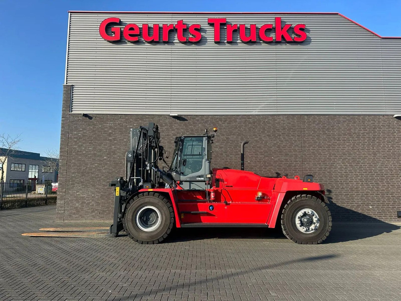 Kalmar DCG 330-12 VORKHEFTRUCK/ GABELSTAPLER/ FORKLIFT - Diesel viličar: slika Kalmar DCG 330-12 VORKHEFTRUCK/ GABELSTAPLER/ FORKLIFT - Diesel viličar Kalmar DCG 330-12 VORKHEFTRUCK/ GABELSTAPLER/ FORKLIFT - Diesel viličar: slika Kalmar DCG 330-12 VORKHEFTRUCK/ GABELSTAPLER/ FORKLIFT - Diesel viličar