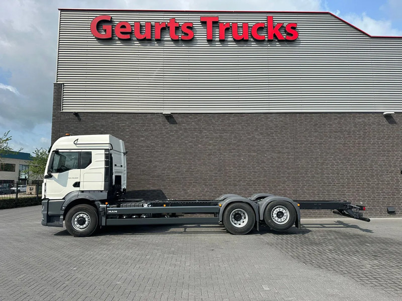 MAN TGS 26.520 6X2H-4 BL CH HYDRO DRIVE CHASSIS CABINE (NIEUW) - Kamion-šasija: slika MAN TGS 26.520 6X2H-4 BL CH HYDRO DRIVE CHASSIS CABINE (NIEUW) - Kamion-šasija MAN TGS 26.520 6X2H-4 BL CH HYDRO DRIVE CHASSIS CABINE (NIEUW) - Kamion-šasija: slika MAN TGS 26.520 6X2H-4 BL CH HYDRO DRIVE CHASSIS CABINE (NIEUW) - Kamion-šasija