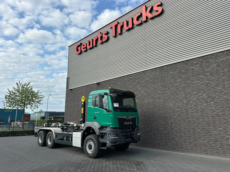 MAN TGS 33.480 6X6 HYVA LIFT 26-55-S HAAKARM / ABROLLKIPPER/ HOOKLIFT (NIEUWE/ NEU/ NEW) - Kamion s kukastom dizalicom: slika MAN TGS 33.480 6X6 HYVA LIFT 26-55-S HAAKARM / ABROLLKIPPER/ HOOKLIFT (NIEUWE/ NEU/ NEW) - Kamion s kukastom dizalicom MAN TGS 33.480 6X6 HYVA LIFT 26-55-S HAAKARM / ABROLLKIPPER/ HOOKLIFT (NIEUWE/ NEU/ NEW) - Kamion s kukastom dizalicom: slika MAN TGS 33.480 6X6 HYVA LIFT 26-55-S HAAKARM / ABROLLKIPPER/ HOOKLIFT (NIEUWE/ NEU/ NEW) - Kamion s kukastom dizalicom