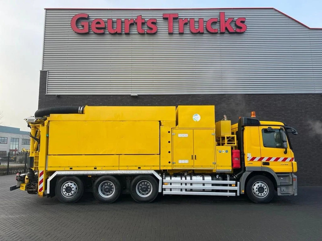 Mercedes-Benz Actros 3248 8X4 TRIDEM MTS DINO 12 SAUGBAGGER/SU - Vakum kamion: slika Mercedes-Benz Actros 3248 8X4 TRIDEM MTS DINO 12 SAUGBAGGER/SU - Vakum kamion Mercedes-Benz Actros 3248 8X4 TRIDEM MTS DINO 12 SAUGBAGGER/SU - Vakum kamion: slika Mercedes-Benz Actros 3248 8X4 TRIDEM MTS DINO 12 SAUGBAGGER/SU - Vakum kamion