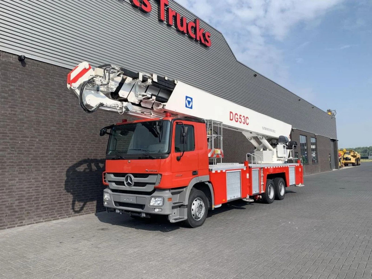 Mercedes-Benz Actros 3332 6X4 XCMG DG53C FIRE FIGTHING PLATFOR - Vatrogasno vozilo: slika Mercedes-Benz Actros 3332 6X4 XCMG DG53C FIRE FIGTHING PLATFOR - Vatrogasno vozilo Mercedes-Benz Actros 3332 6X4 XCMG DG53C FIRE FIGTHING PLATFOR - Vatrogasno vozilo: slika Mercedes-Benz Actros 3332 6X4 XCMG DG53C FIRE FIGTHING PLATFOR - Vatrogasno vozilo