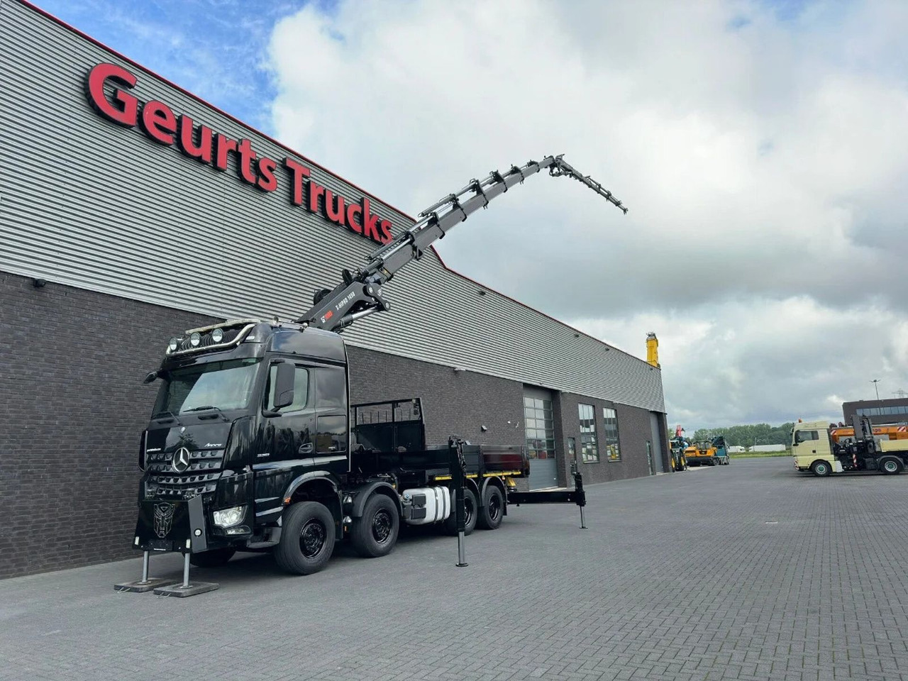 Mercedes-Benz Arocs 3251 8X4 + HIAB 1058 E-8 + JIB 150X-6 JDC - Kamion s kranom: slika Mercedes-Benz Arocs 3251 8X4 + HIAB 1058 E-8 + JIB 150X-6 JDC - Kamion s kranom Mercedes-Benz Arocs 3251 8X4 + HIAB 1058 E-8 + JIB 150X-6 JDC - Kamion s kranom: slika Mercedes-Benz Arocs 3251 8X4 + HIAB 1058 E-8 + JIB 150X-6 JDC - Kamion s kranom