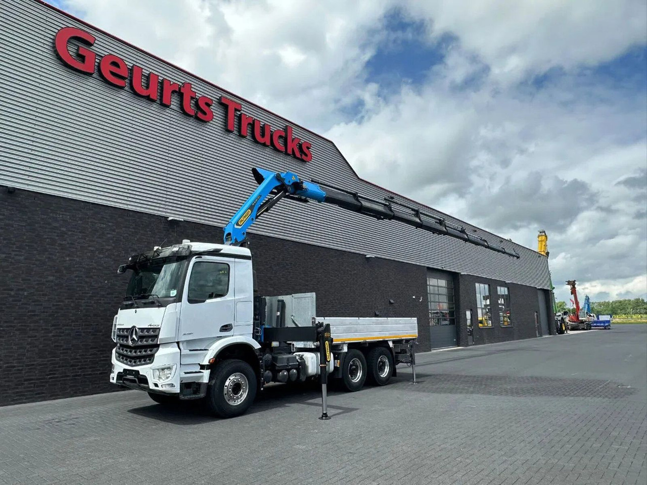 Mercedes-Benz Arocs 3351 963-2-E 6X4 KIPPER / TIPPER + PALFING - Kamion s kranom: slika Mercedes-Benz Arocs 3351 963-2-E 6X4 KIPPER / TIPPER + PALFING - Kamion s kranom Mercedes-Benz Arocs 3351 963-2-E 6X4 KIPPER / TIPPER + PALFING - Kamion s kranom: slika Mercedes-Benz Arocs 3351 963-2-E 6X4 KIPPER / TIPPER + PALFING - Kamion s kranom
