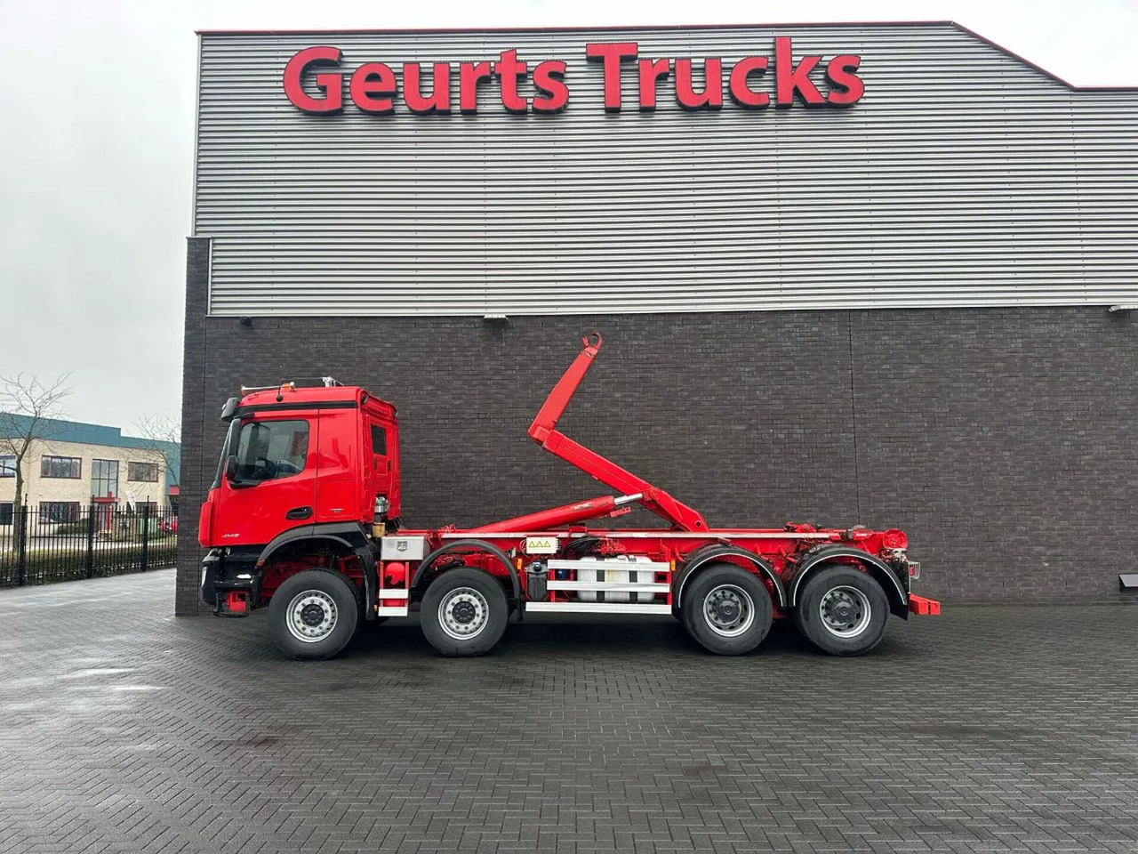 Mercedes-Benz Arocs 8X4 VDL S-30-6600 HAAKARMSYSTEEM/ABROLLKIP - Kamion s kukastom dizalicom: slika Mercedes-Benz Arocs 8X4 VDL S-30-6600 HAAKARMSYSTEEM/ABROLLKIP - Kamion s kukastom dizalicom Mercedes-Benz Arocs 8X4 VDL S-30-6600 HAAKARMSYSTEEM/ABROLLKIP - Kamion s kukastom dizalicom: slika Mercedes-Benz Arocs 8X4 VDL S-30-6600 HAAKARMSYSTEEM/ABROLLKIP - Kamion s kukastom dizalicom
