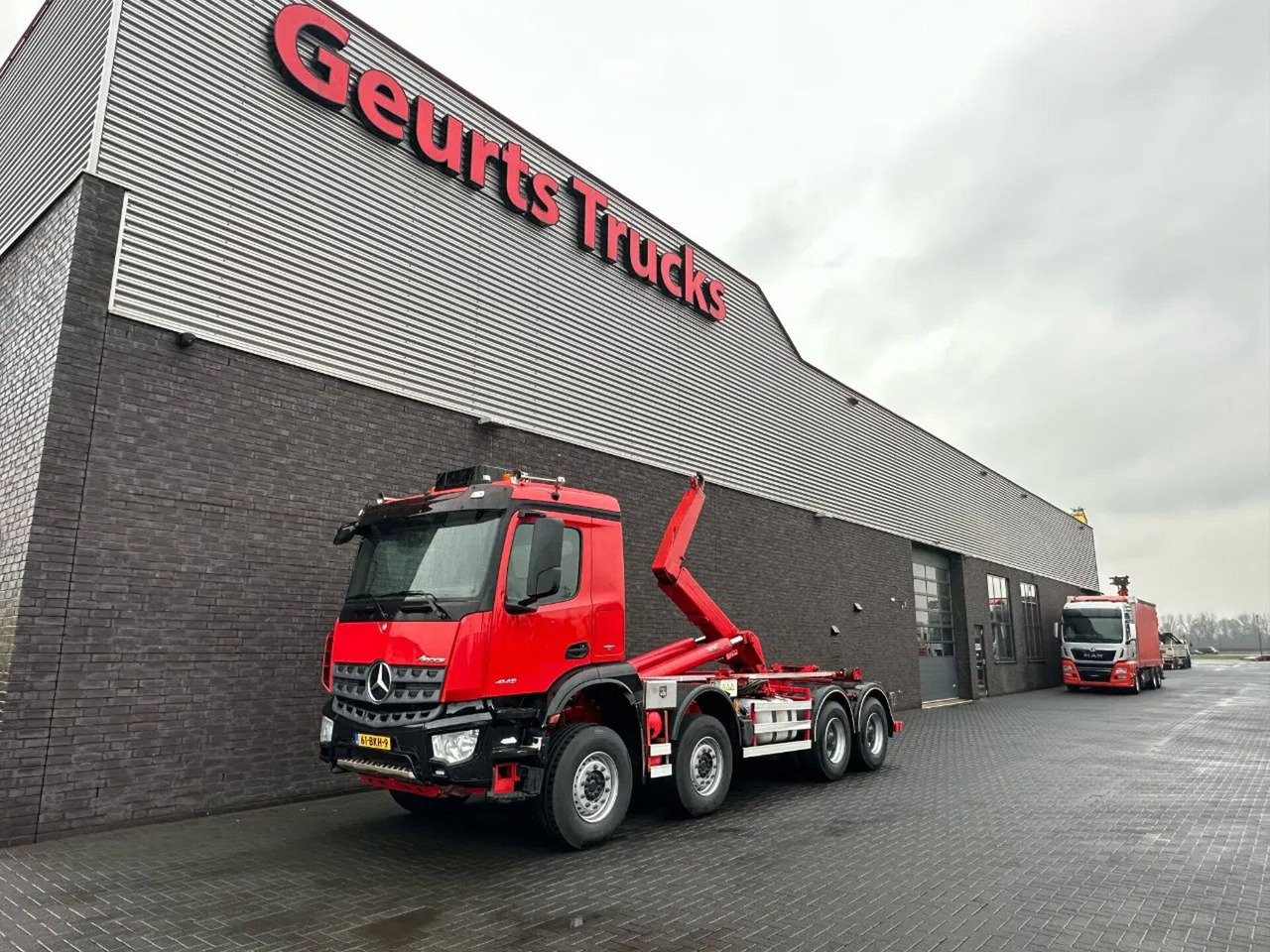 Mercedes-Benz Arocs 8X4 VDL S-30-6600 HAAKARMSYSTEEM/ABROLLKIP - Kamion s kukastom dizalicom: slika Mercedes-Benz Arocs 8X4 VDL S-30-6600 HAAKARMSYSTEEM/ABROLLKIP - Kamion s kukastom dizalicom Mercedes-Benz Arocs 8X4 VDL S-30-6600 HAAKARMSYSTEEM/ABROLLKIP - Kamion s kukastom dizalicom: slika Mercedes-Benz Arocs 8X4 VDL S-30-6600 HAAKARMSYSTEEM/ABROLLKIP - Kamion s kukastom dizalicom
