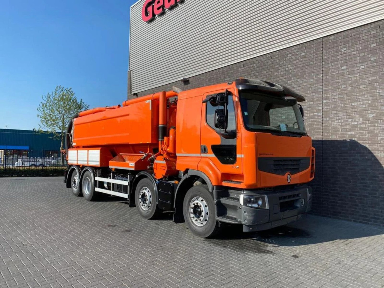 Renault Lander 430 8X2 STOKOTA VACUUM/HOGEDRUK /COMBI/KO - Vakum kamion: slika Renault Lander 430 8X2 STOKOTA VACUUM/HOGEDRUK /COMBI/KO - Vakum kamion Renault Lander 430 8X2 STOKOTA VACUUM/HOGEDRUK /COMBI/KO - Vakum kamion: slika Renault Lander 430 8X2 STOKOTA VACUUM/HOGEDRUK /COMBI/KO - Vakum kamion