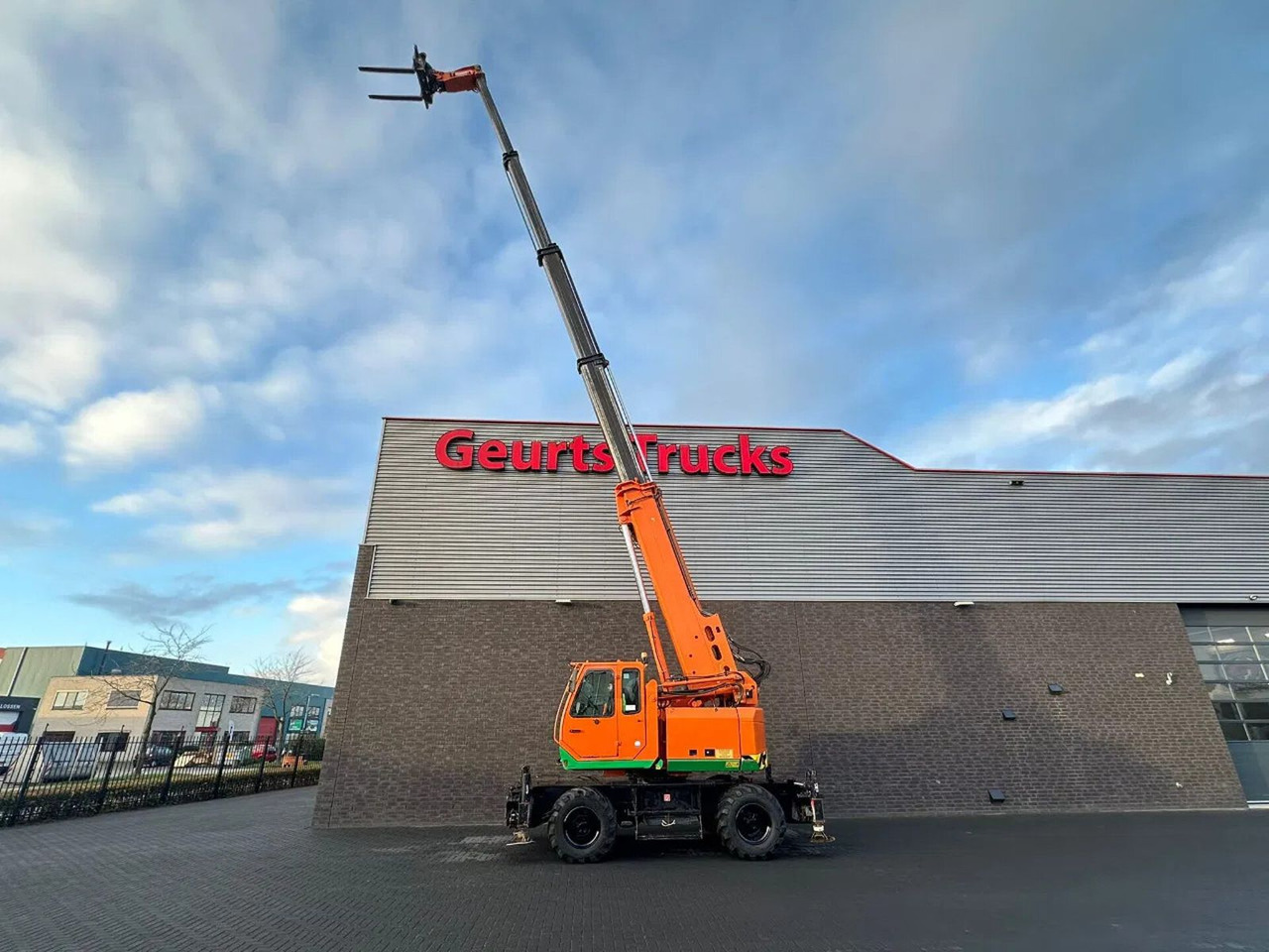 Sennebogen 608 MULTICRANE/ROUGH TERRAIN CRANE + JIB - Toranjska dizalica: slika Sennebogen 608 MULTICRANE/ROUGH TERRAIN CRANE + JIB - Toranjska dizalica Sennebogen 608 MULTICRANE/ROUGH TERRAIN CRANE + JIB - Toranjska dizalica: slika Sennebogen 608 MULTICRANE/ROUGH TERRAIN CRANE + JIB - Toranjska dizalica