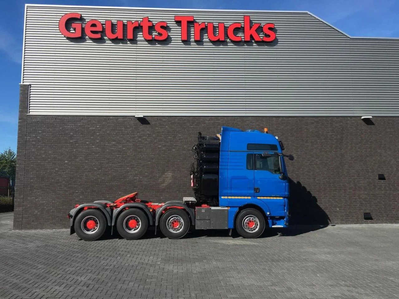 MAN TGX 41.680 V8 8X4 HEAVY DUTY TRACTOR 250 TONS - Tegljač: slika MAN TGX 41.680 V8 8X4 HEAVY DUTY TRACTOR 250 TONS - Tegljač MAN TGX 41.680 V8 8X4 HEAVY DUTY TRACTOR 250 TONS - Tegljač: slika MAN TGX 41.680 V8 8X4 HEAVY DUTY TRACTOR 250 TONS - Tegljač