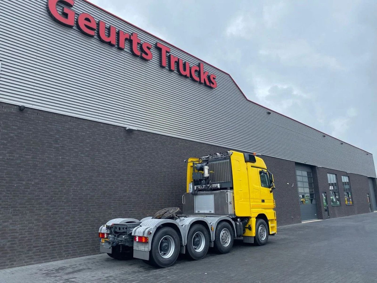 Mercedes-Benz Actros 4165 V8 8X4 SLT TITAN HEAVY DUTY TRACTOR - Tegljač: slika Mercedes-Benz Actros 4165 V8 8X4 SLT TITAN HEAVY DUTY TRACTOR - Tegljač Mercedes-Benz Actros 4165 V8 8X4 SLT TITAN HEAVY DUTY TRACTOR - Tegljač: slika Mercedes-Benz Actros 4165 V8 8X4 SLT TITAN HEAVY DUTY TRACTOR - Tegljač