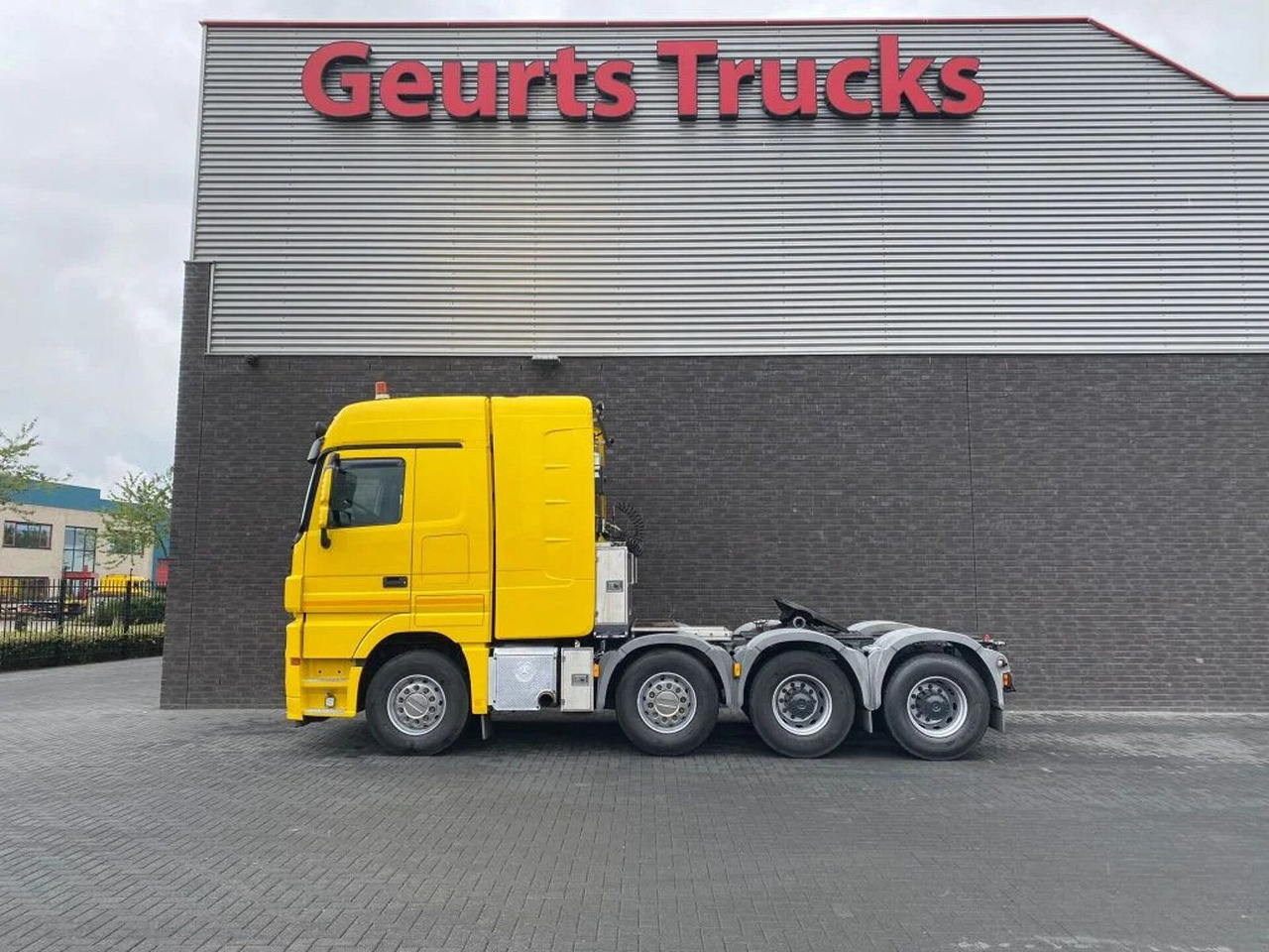 Mercedes-Benz Actros 4165 V8 8X4 SLT TITAN HEAVY DUTY TRACTOR - Tegljač: slika Mercedes-Benz Actros 4165 V8 8X4 SLT TITAN HEAVY DUTY TRACTOR - Tegljač Mercedes-Benz Actros 4165 V8 8X4 SLT TITAN HEAVY DUTY TRACTOR - Tegljač: slika Mercedes-Benz Actros 4165 V8 8X4 SLT TITAN HEAVY DUTY TRACTOR - Tegljač