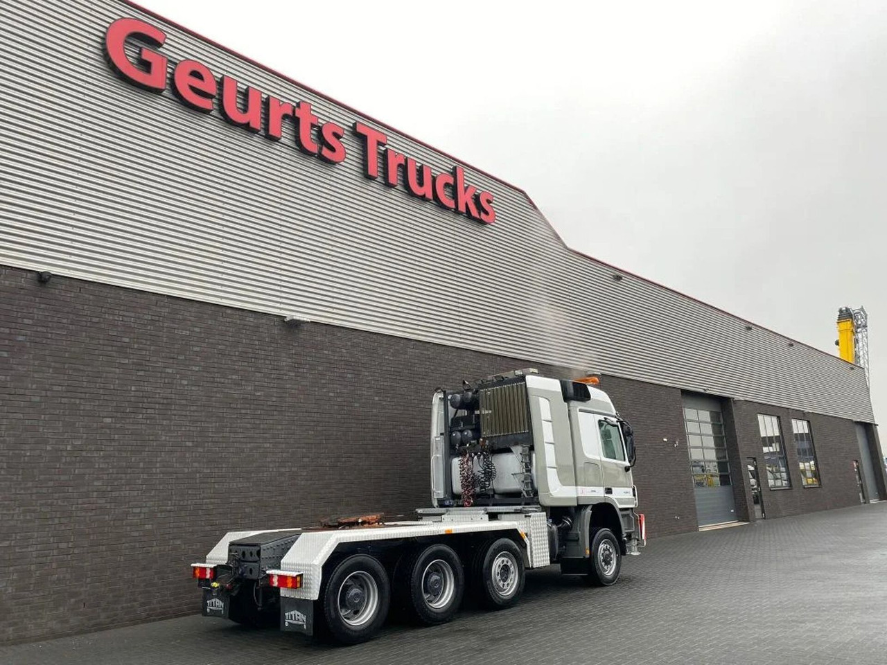 Mercedes-Benz Actros 4360 V8 8X6 V8 SLT TITAN HEAVY DUTY TRACT - Tegljač: slika Mercedes-Benz Actros 4360 V8 8X6 V8 SLT TITAN HEAVY DUTY TRACT - Tegljač Mercedes-Benz Actros 4360 V8 8X6 V8 SLT TITAN HEAVY DUTY TRACT - Tegljač: slika Mercedes-Benz Actros 4360 V8 8X6 V8 SLT TITAN HEAVY DUTY TRACT - Tegljač