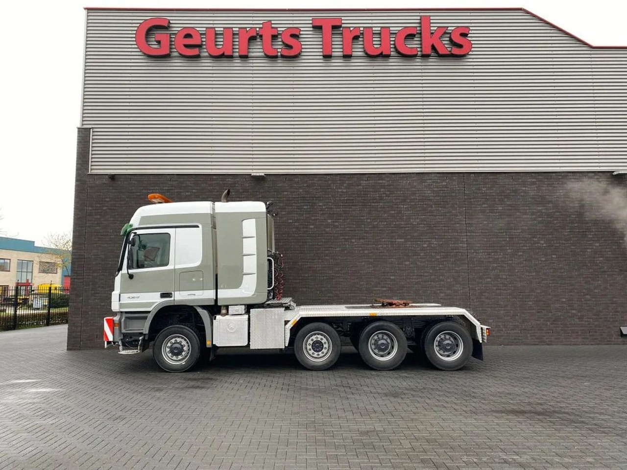 Mercedes-Benz Actros 4360 V8 8X6 V8 SLT TITAN HEAVY DUTY TRACT - Tegljač: slika Mercedes-Benz Actros 4360 V8 8X6 V8 SLT TITAN HEAVY DUTY TRACT - Tegljač Mercedes-Benz Actros 4360 V8 8X6 V8 SLT TITAN HEAVY DUTY TRACT - Tegljač: slika Mercedes-Benz Actros 4360 V8 8X6 V8 SLT TITAN HEAVY DUTY TRACT - Tegljač