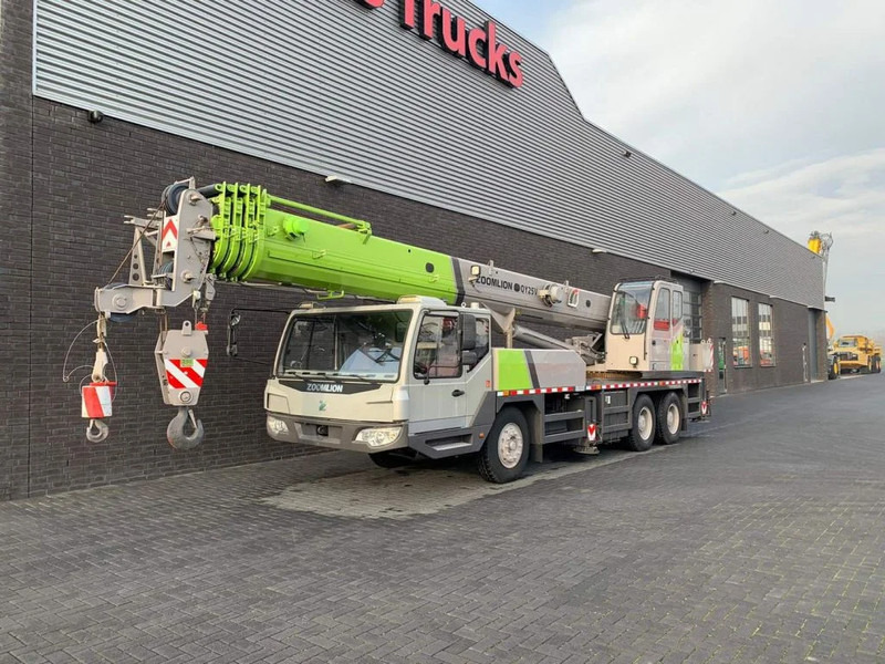 Zoomlion QY25V51.5 25 TONS CRANE/KRAN/GRUA/KRAAN - Autodizalica za sve terene: slika Zoomlion QY25V51.5 25 TONS CRANE/KRAN/GRUA/KRAAN - Autodizalica za sve terene Zoomlion QY25V51.5 25 TONS CRANE/KRAN/GRUA/KRAAN - Autodizalica za sve terene: slika Zoomlion QY25V51.5 25 TONS CRANE/KRAN/GRUA/KRAAN - Autodizalica za sve terene