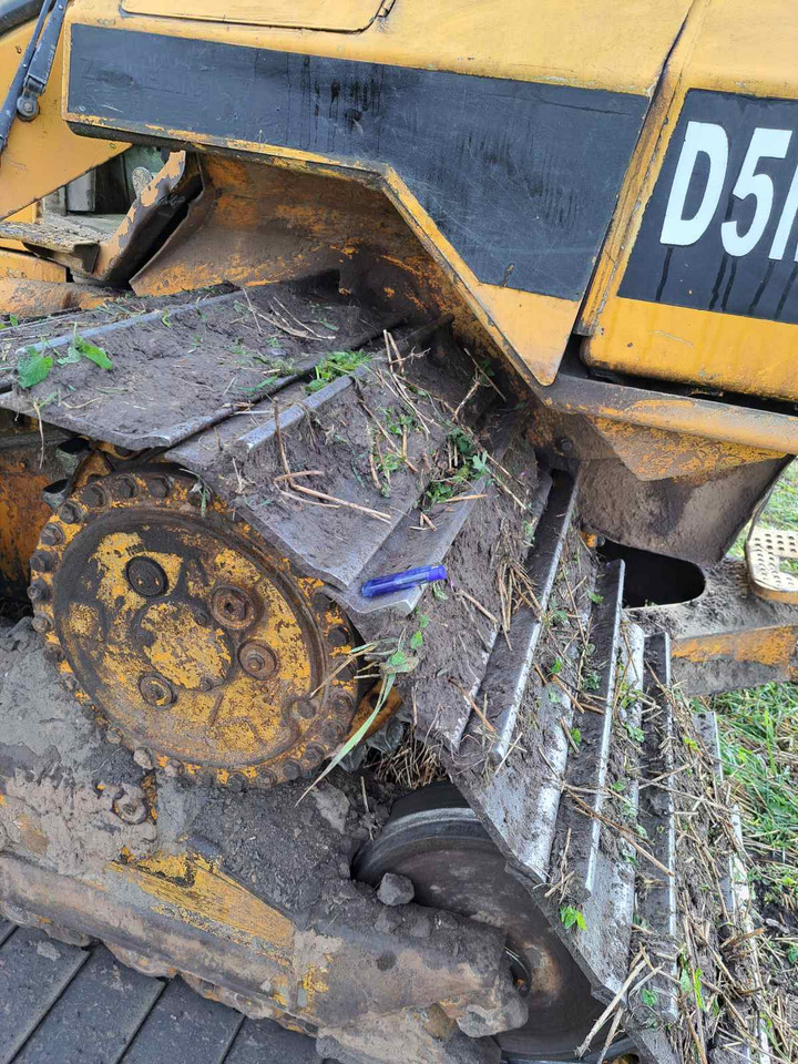 CATERPILLAR D5 M - Buldožer: slika CATERPILLAR D5 M - Buldožer CATERPILLAR D5 M - Buldožer: slika CATERPILLAR D5 M - Buldožer