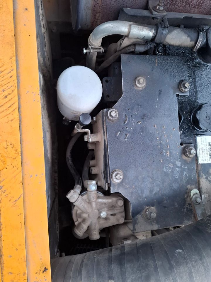 HYUNDAI R 140 W - Bager na kotačima: slika HYUNDAI R 140 W - Bager na kotačima HYUNDAI R 140 W - Bager na kotačima: slika HYUNDAI R 140 W - Bager na kotačima