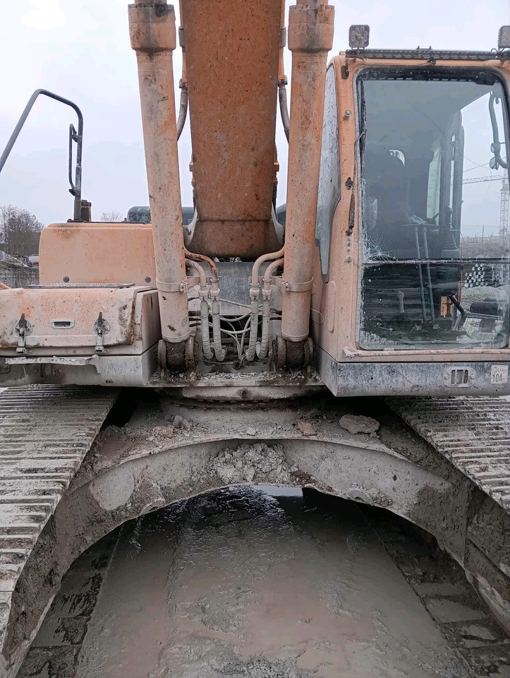 Hyundai R 300 - Bager gusjeničar: slika Hyundai R 300 - Bager gusjeničar Hyundai R 300 - Bager gusjeničar: slika Hyundai R 300 - Bager gusjeničar