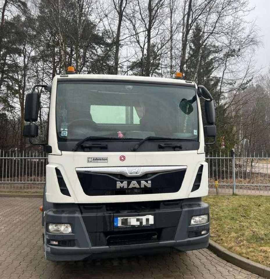 JOHNSTON VT651 - Cestovna čistilica: slika JOHNSTON VT651 - Cestovna čistilica JOHNSTON VT651 - Cestovna čistilica: slika JOHNSTON VT651 - Cestovna čistilica