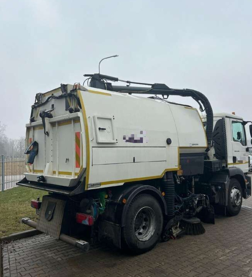 JOHNSTON VT651 - Cestovna čistilica: slika JOHNSTON VT651 - Cestovna čistilica JOHNSTON VT651 - Cestovna čistilica: slika JOHNSTON VT651 - Cestovna čistilica